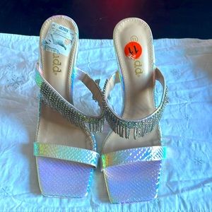 NWT Mudd iridescent 5 inch heels with rhinestone fringe